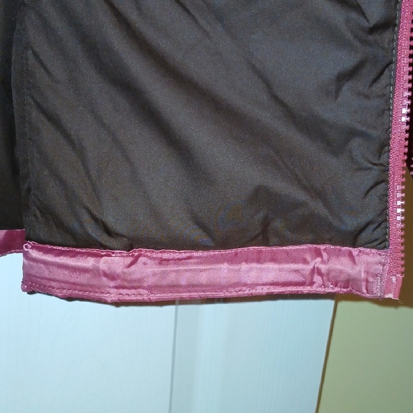 The North Face Red Puffer Jacket - Picture 10 of 11